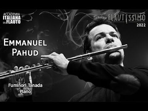 Emannuel Pahud with his flute, playing Cleveland Chamber Music Society